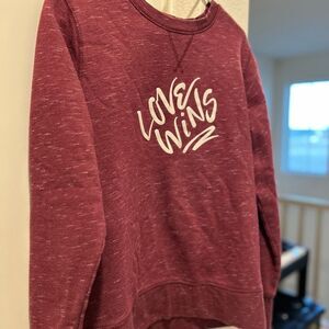 Tek Gear Ultrasoft Fleece Maroon Sweatshirt with Love Wins graphic. Size M
